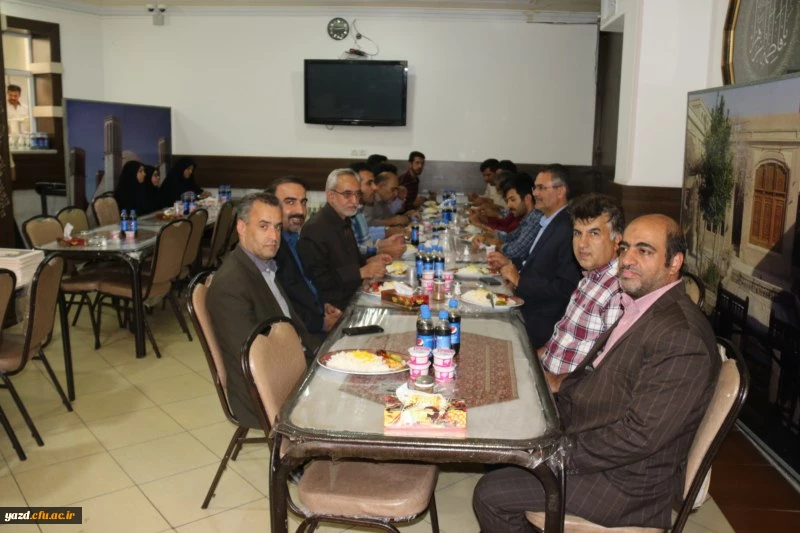 مراسم تکریم و تجلیل از تلاش های نیروهای شرکتی دانشگاه فرهنگیان یزد

 19