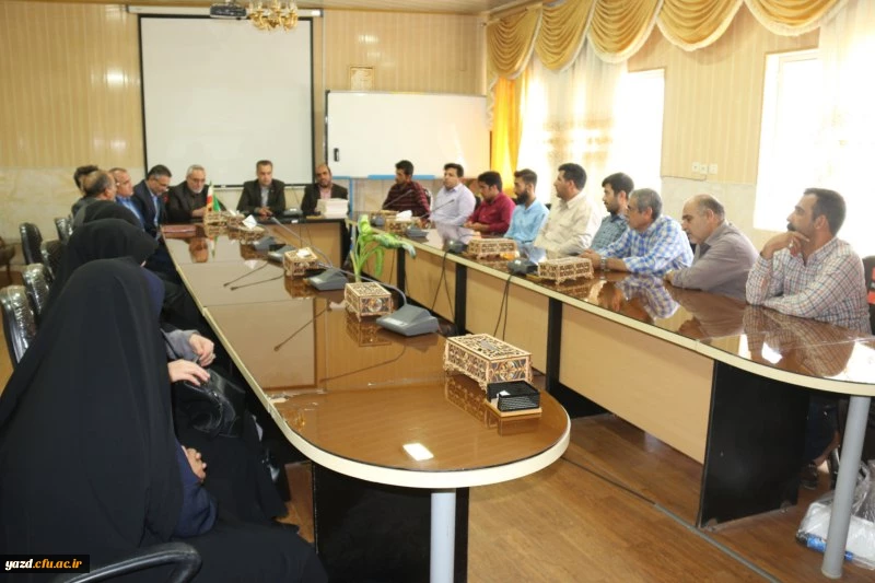 مراسم تکریم و تجلیل از تلاش های نیروهای شرکتی دانشگاه فرهنگیان یزد

 20