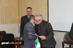 مراسم تکریم و تجلیل از تلاش های نیروهای شرکتی دانشگاه فرهنگیان یزد
 12