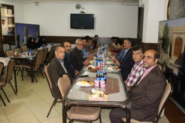 مراسم تکریم و تجلیل از تلاش های نیروهای شرکتی دانشگاه فرهنگیان یزد
 19