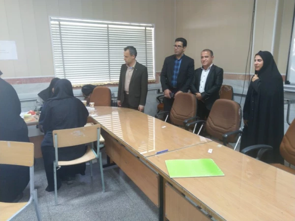 با حضور در پردیس های شهیدان پاک نژاد و حضرت فاطمه الزهرا (س) انجام شد:

بازدید مسئولین دانشگاه فرهنگیان و اداره کل آموزش و پرورش استان از روند برگزاری مصاحبه پذیرفته شدگان چند برابر ظرفیت دانشگاه فرهنگیان یزد
 15