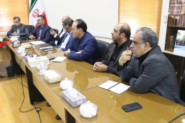 در جهت تامین کسری فضای خوابگاهی پردیس خواهران یزد انجام شد:

دیدار هیئت رئیسه دانشگاه فرهنگیان استان یزد با مدیر کل آموزش و پرورش استان
 4