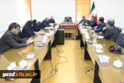 در جهت تامین کسری فضای خوابگاهی پردیس خواهران یزد انجام شد:

دیدار هیئت رئیسه دانشگاه فرهنگیان استان یزد با مدیر کل آموزش و پرورش استان
 7