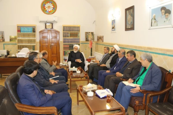 دیدار اعضای بنیاد خیرین حامی دانشگاه فرهنگیان یزد با امام جمعه موقت یزد 8