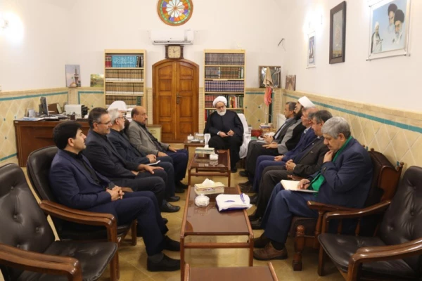 دیدار اعضای بنیاد خیرین حامی دانشگاه فرهنگیان یزد با امام جمعه موقت یزد 11