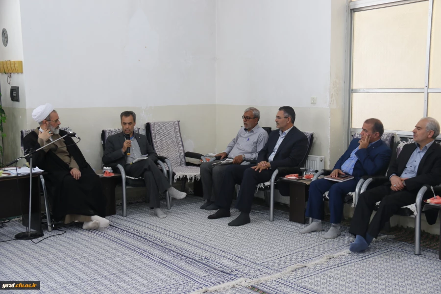 دیدار هیات رئیسه دانشگاه فرهنگیان یزد با حضرت آیت الله اعرافی
 3