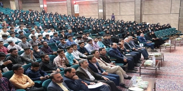 آیت الله ناصری در آئین استقبال از نو دانشجو معلمان دانشگاه فرهنگیان یزد:

تحول در آموزش و پرورش وظیفه تمام افراد است.
 2