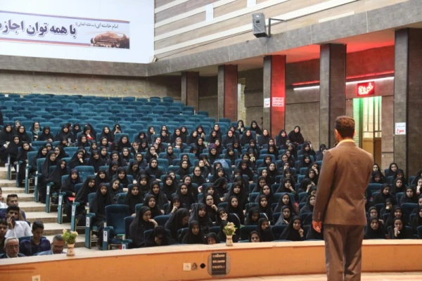 آیت الله ناصری در آئین استقبال از نو دانشجو معلمان دانشگاه فرهنگیان یزد:

تحول در آموزش و پرورش وظیفه تمام افراد است.
 5