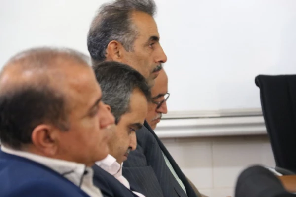 نشست مدیران دانشگاه فرهنگیان یزد با مشاوران پردیس های استان 4