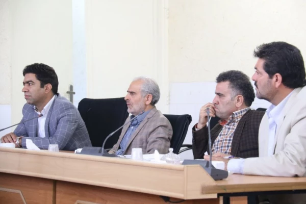 نشست مدیران دانشگاه فرهنگیان یزد با مشاوران پردیس های استان 6