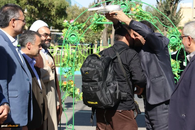 بدرقه کاروان دانشجویی پیاده روی اربعین در پردیس شهیدان پاک نژاد یزد 11