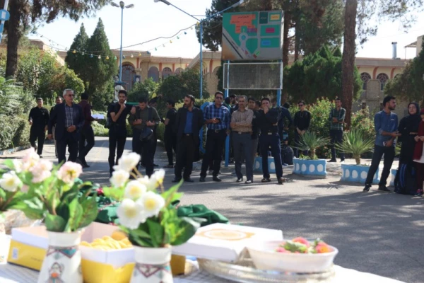 بدرقه کاروان دانشجویی پیاده روی اربعین دانشگاه فرهنگیان یزد 13