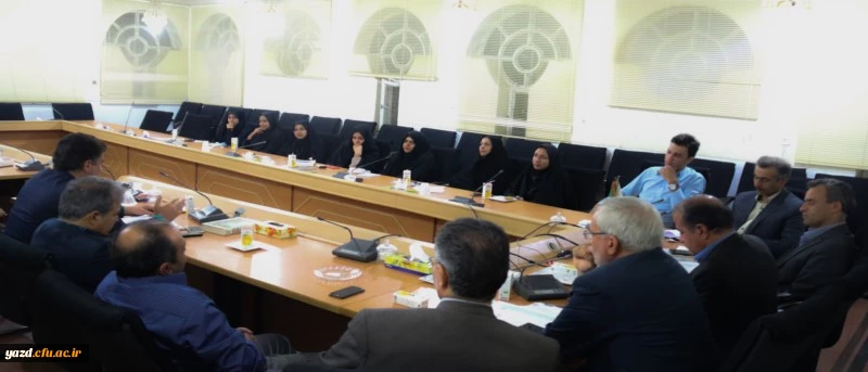 نشست سرپرست دانشگاه فرهنگیان یزد با اعضای شورای صنفی پردیس های استان 2