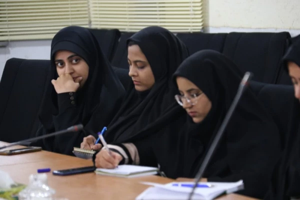 نشست سرپرست دانشگاه فرهنگیان یزد با اعضای شورای صنفی پردیس های استان 6