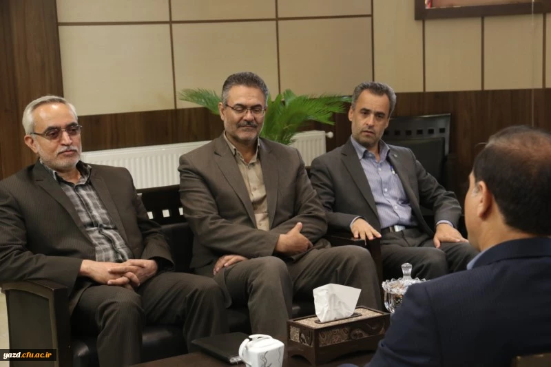 دیدار سرپرست دانشگاه فرهنگیان یزد با مدیر کل دیوان محاسبات استان 4