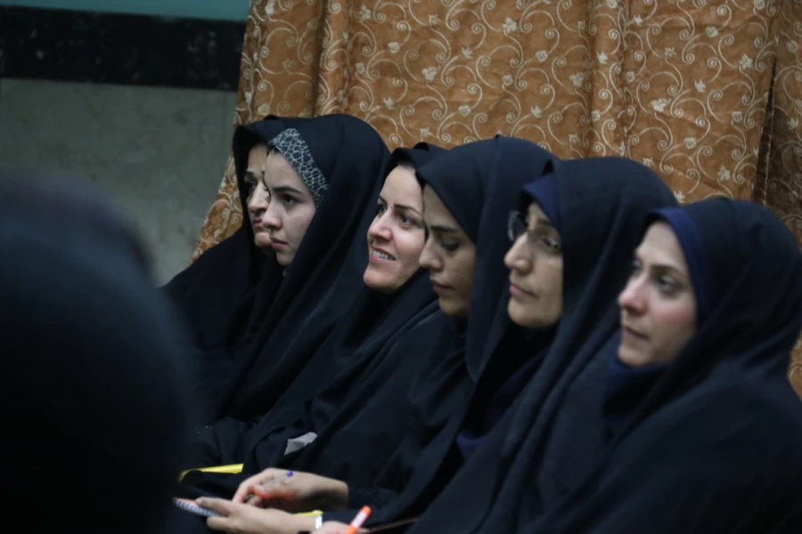 کارگاه آموزشی چگونه زندگی کنیم و از زندگی خود لذت ببریم با حضور دکتر درویشی 6