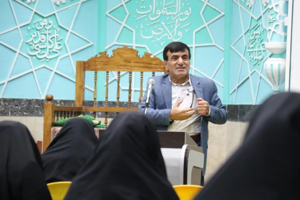 کارگاه آموزشی چگونه زندگی کنیم و از زندگی خود لذت ببریم با حضور دکتر درویشی 7