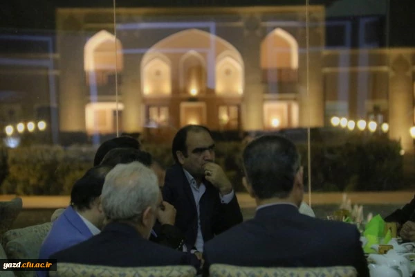 نشست مسئولین دانشگاه فرهنگیان یزد با اعضای هیات علمی و مدرسان پردیس های استانی 8