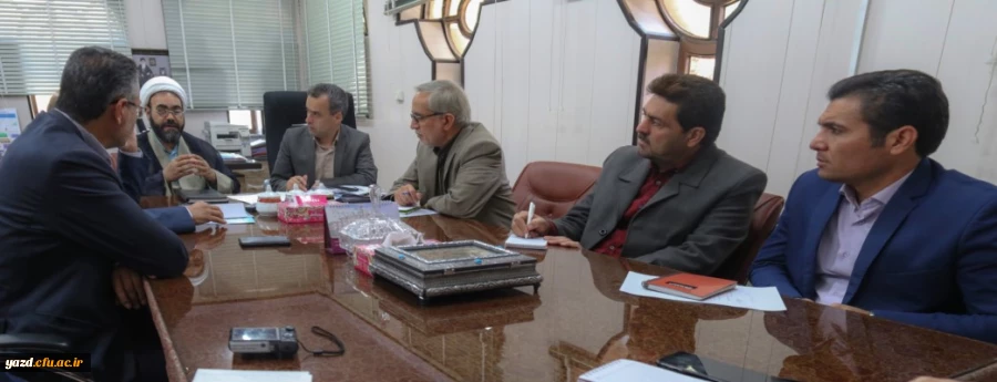 نشست مدیر استانی دانشگاه فرهنگیان یزد با دبیر بنیاد فرهنگی حضرت مهدی(عج) در استان 3