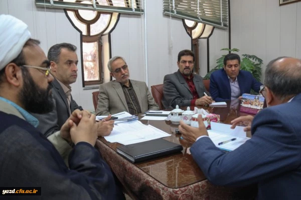 نشست مدیر استانی دانشگاه فرهنگیان یزد با دبیر بنیاد فرهنگی حضرت مهدی(عج) در استان 5