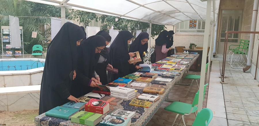 نمایشگاه کتاب برگزار شد 4