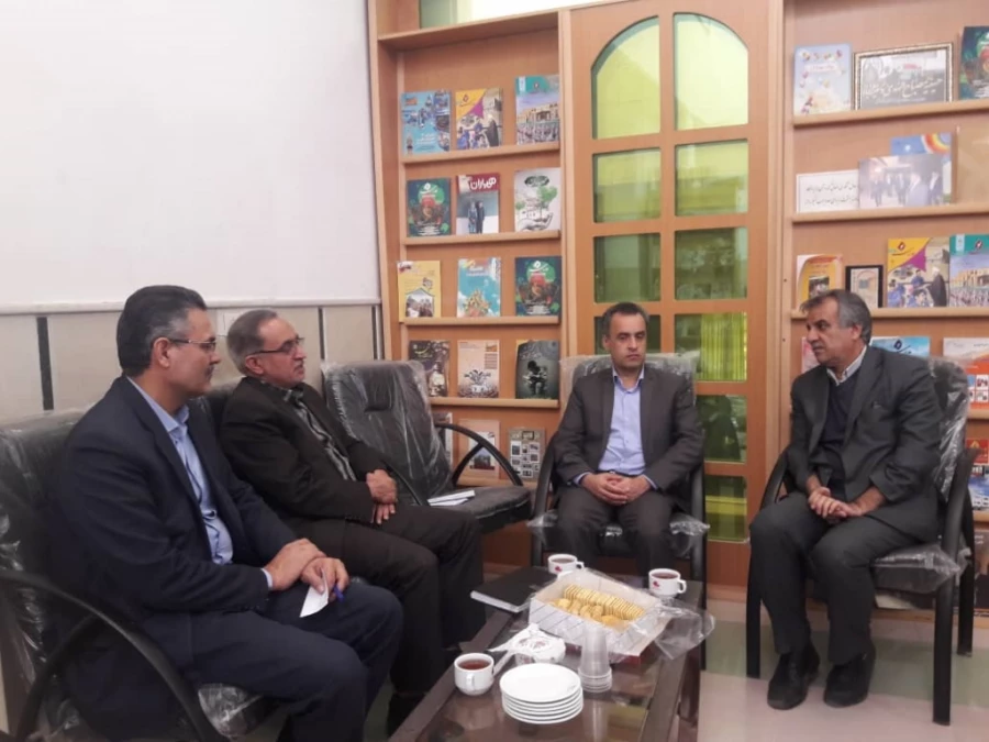 دیدار مسئولین دانشگاه فرهنگیان یزد با مدیر عامل مجمع خیرین مدرسه ساز استان 4