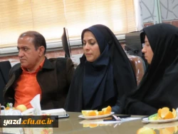 نشست صمیمانه مسئولان مدیریت امور پردیس های استان یزد  با کارکنان پردیس حضرت فاطمه الزهرا(س) 6