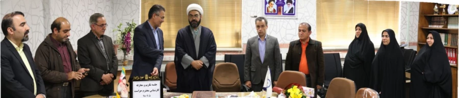 نشست صمیمانه مسئولان مدیریت امور پردیس های استان یزد  با کارکنان پردیس حضرت فاطمه الزهرا(س) 7