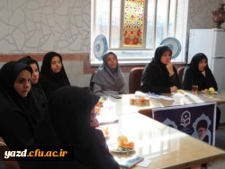 نشست صمیمانه مسئولان مدیریت امور پردیس های استان یزد  با کارکنان پردیس حضرت فاطمه الزهرا(س) 9