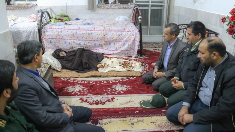 حضور سرپرست دانشگاه فرهنگیان یزد در منزل چهار شهید دفاع مقدس 3