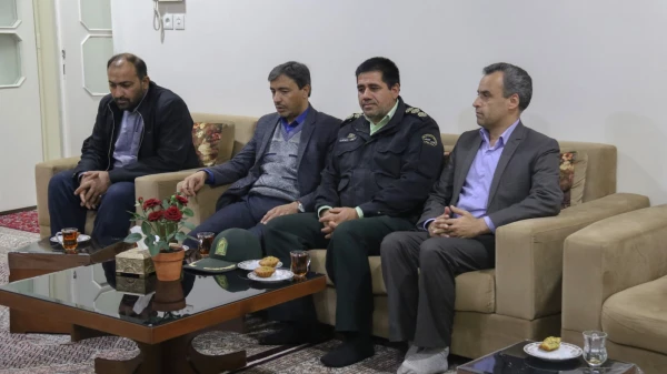 حضور سرپرست دانشگاه فرهنگیان یزد در منزل چهار شهید دفاع مقدس 6