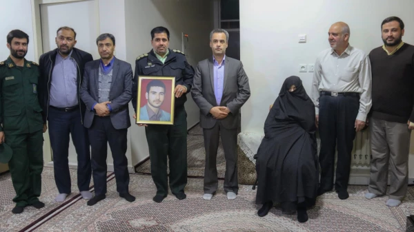 حضور سرپرست دانشگاه فرهنگیان یزد در منزل چهار شهید دفاع مقدس 8