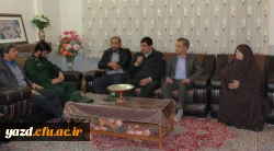 حضور سرپرست دانشگاه فرهنگیان یزد در منزل چهار شهید دفاع مقدس 15
