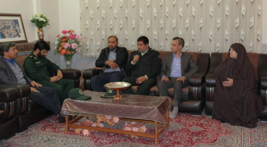 حضور سرپرست دانشگاه فرهنگیان یزد در منزل چهار شهید دفاع مقدس 15