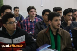 حضور مدیر استانی دانشگاه فرهنگیان یزد در کلاس های درس و تبریک روز دانشجو به دانشجو معلمان 3