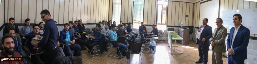 حضور مدیر استانی دانشگاه فرهنگیان یزد در کلاس های درس و تبریک روز دانشجو به دانشجو معلمان 10
