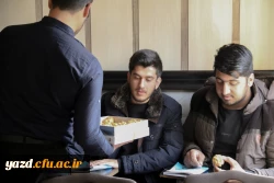 حضور مدیر استانی دانشگاه فرهنگیان یزد در کلاس های درس و تبریک روز دانشجو به دانشجو معلمان 7