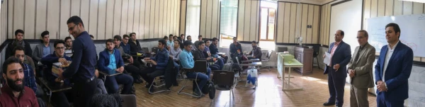 حضور مدیر استانی دانشگاه فرهنگیان یزد در کلاس های درس و تبریک روز دانشجو به دانشجو معلمان 11