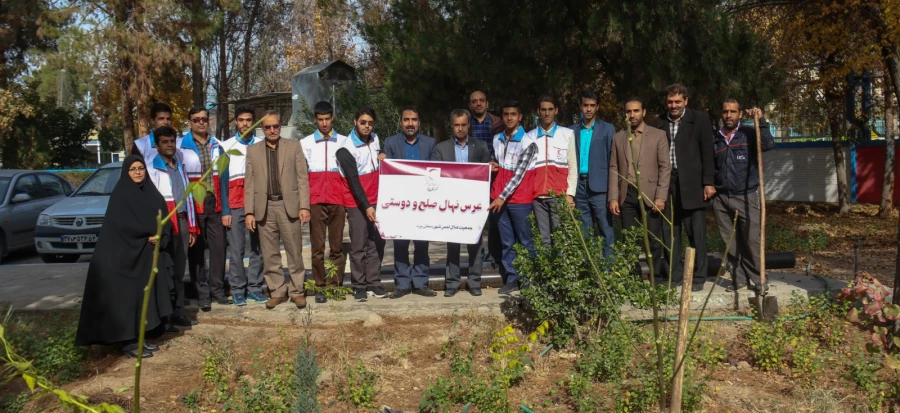 کاشت نهال به مناسبت یادبود شهدای 16 آذر 8