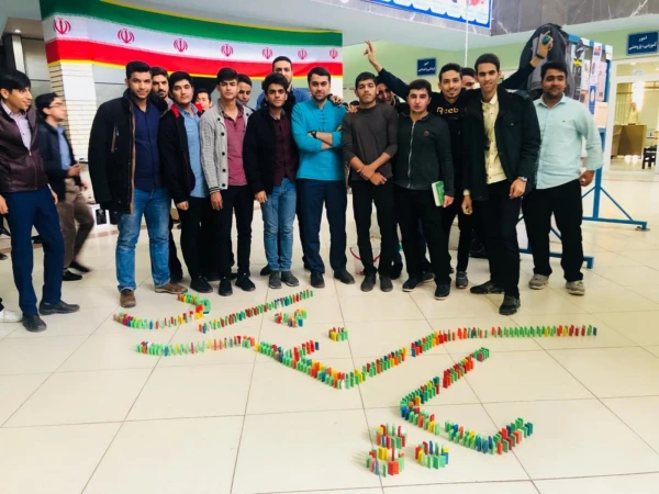 معرفی و اجرای بازی های آموزشی در سالن اصلی پردیس شهیدان پاک نژاد یزد  8