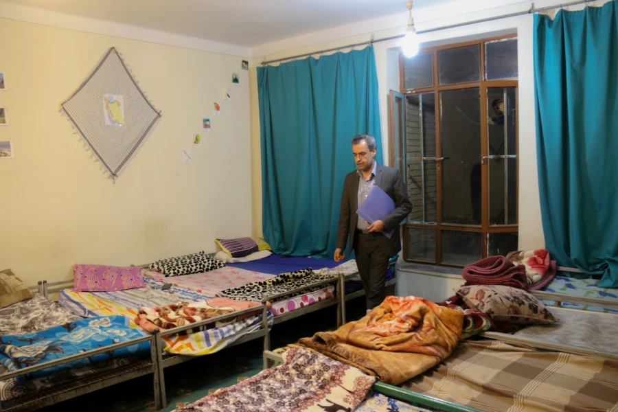 بازدید مسئولان دانشگاه از سراهای دانشجویی پردیس شهیدان پاک نژاد یزد 4