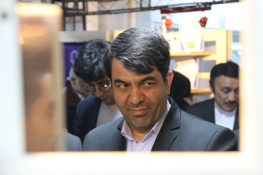 حضور فعال دانشگاه فرهنگیان استان یزد در نمایشگاه فن بازار 3