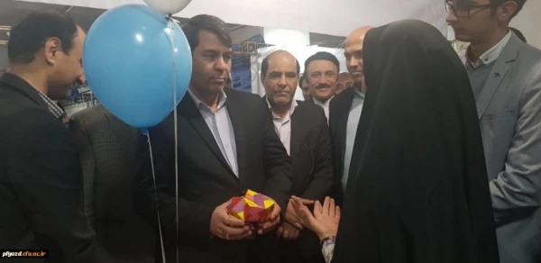 حضور فعال دانشگاه فرهنگیان استان یزد در نمایشگاه فن بازار 8