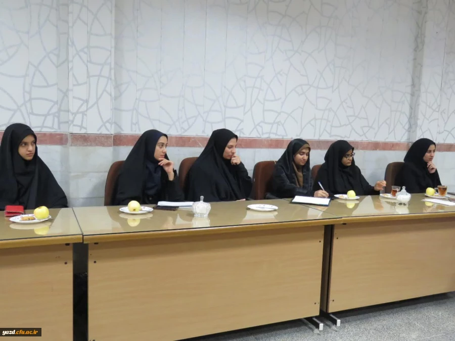 دومین جلسه شورای مشورتی دانشجویان در پردیس فاطمه الزهراء(س) 4