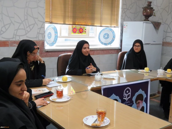 دومین جلسه شورای مشورتی دانشجومعلمان پردیس حضرت فاطمه الزهرا(س) 6