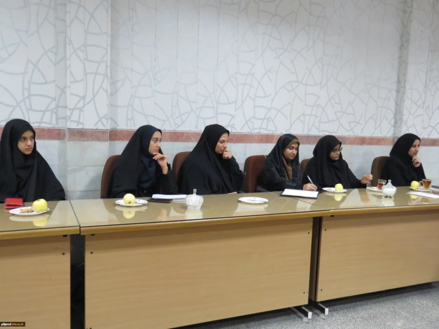 دومین جلسه شورای مشورتی دانشجومعلمان پردیس حضرت فاطمه الزهرا(س) 7