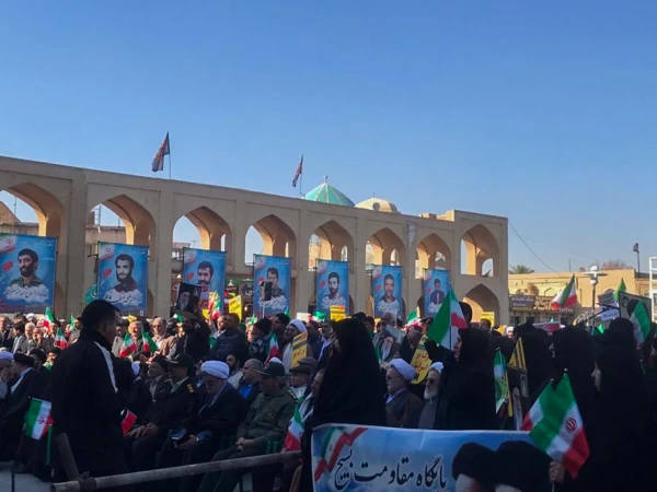 اجتماع با شکوه دانشجو معلمان و مسئولین دانشگاه فرهنگیان یزد در اجتماع حماسی 9 دی 5