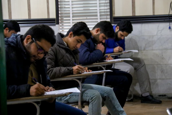 مدیر دانشگاه فرهنگیان یزد از حوزه امتحانات پردیس های استان بازدید کرد 5