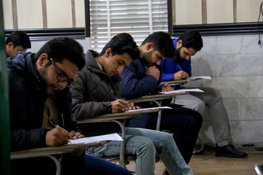 مدیر دانشگاه فرهنگیان یزد از حوزه امتحانات پردیس های استان بازدید کرد 5