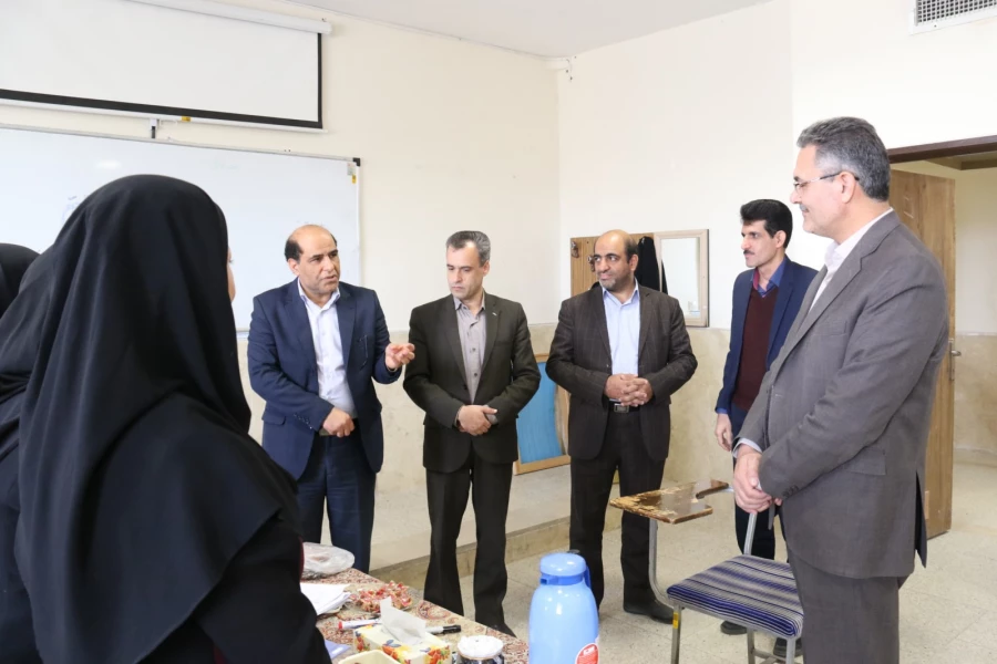 بازدید مدیر کل آموزش و پرورش استان یزد از روند مصاحبه پذیرفته شدگان آزمون مهارت آموزان ماده28 4